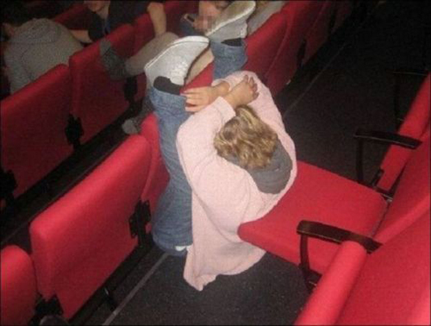 This woman who couldn&#39;t fit in her theater seat.