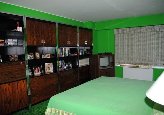 A GREEN ROOM.