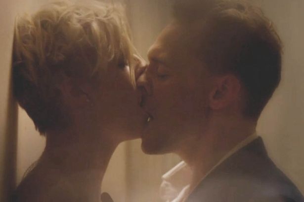 Sex scene in The Night Manager
