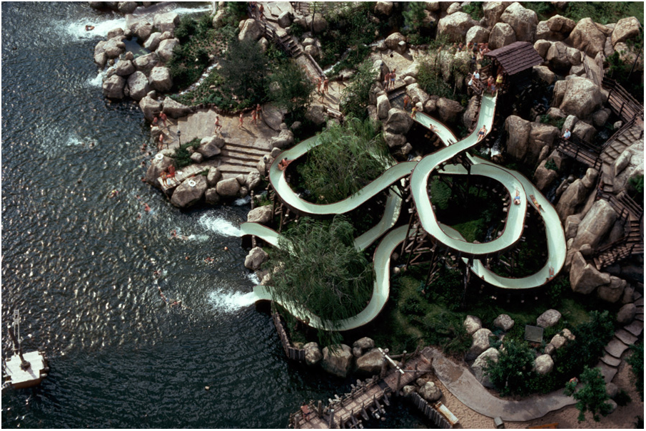 River Country was Disney World's first water park. It opened in Orlando, Florida, in 1976 and officially closed its doors in 2005. #RIP.