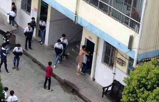 Shocking: Photos have emerged of a naked man trying to rape a student at a high school in Guangxi, China