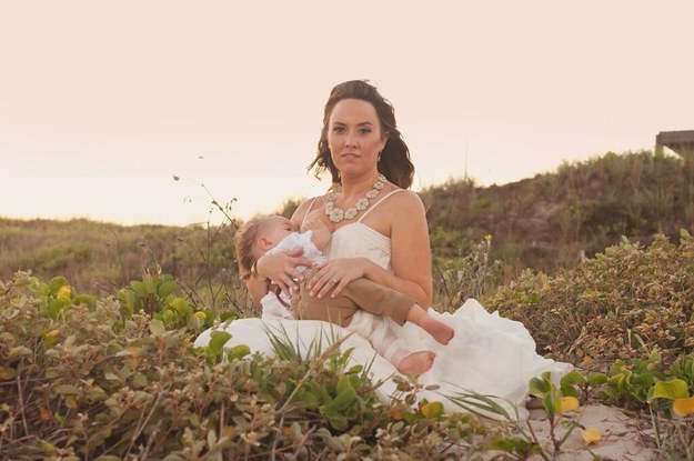 The photos of Chelsea Craig and her two young daughters were taken by Mae Burke. Burke is a professional photographer who specializes in capturing moments of motherhood, she told BuzzFeed News.