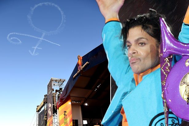 A skywritting tribute to Prince at the 2016 New Orleans Jazz & Heritage Festival