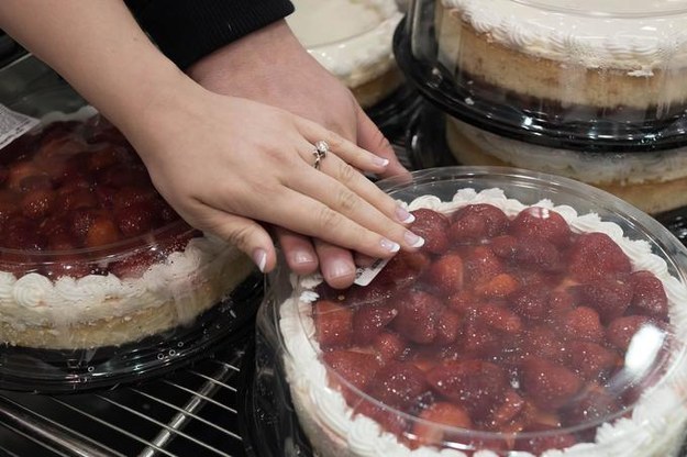 The couple hit up the Saint Louis Park, Minnesota, Costco location on April 25 for their engagement session, and their photos make even a discount cheesecake look romantic.
