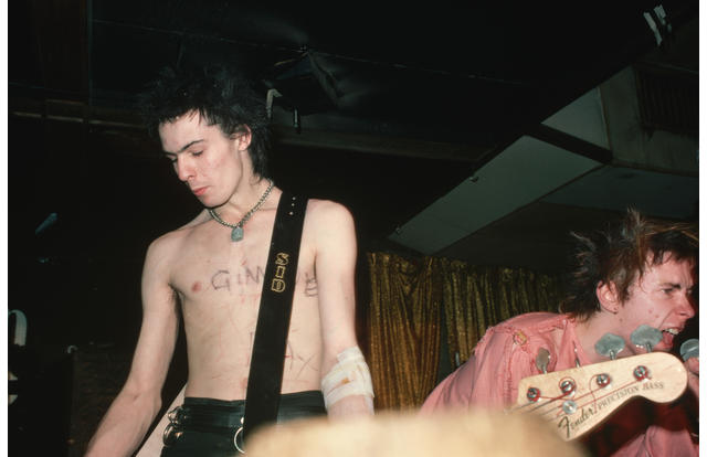 1978 --- The Sex Pistols' Johnny Rotten and Sid Vicious performing a concert. --- Image by © Lynn Goldsmith/Corbis