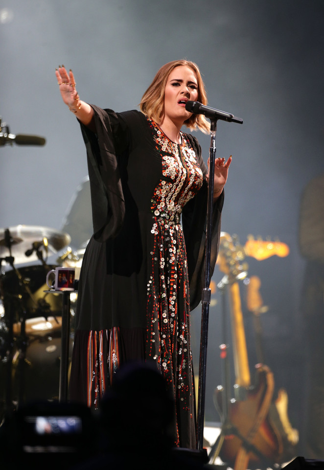 Adele peformimg on stage at the Glastonbury Festival, at Worthy Farm in Somerset. PRESS ASSOCIATION Photo. See PA story SHOWBIZ Glastonbury. Picture date: Saturday June 25, 2016. Photo credit should read: Yui Mok/PA Wire