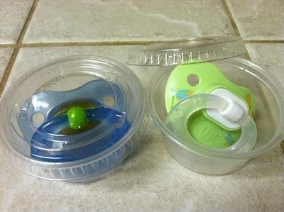 Keep pacifiers clean in your bag by putting them in soufflé/portion cups.