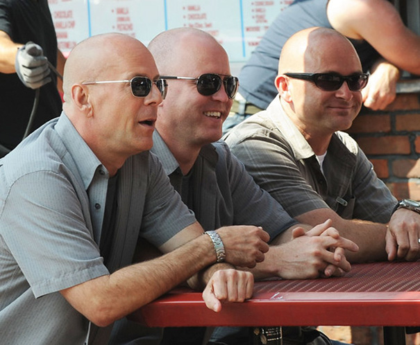 Bruce Willis And His Doubles On The Set Of A Couple Of Dicks