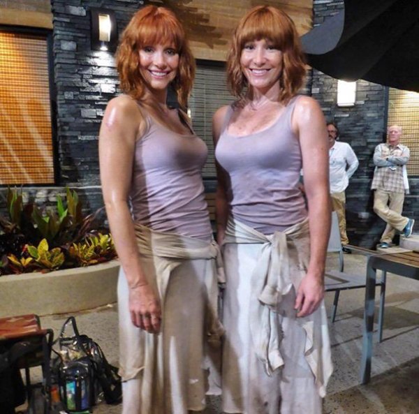 Bryce Dallas Howard And Stund Double Whitney Coleman On The Set Of Jurassic World