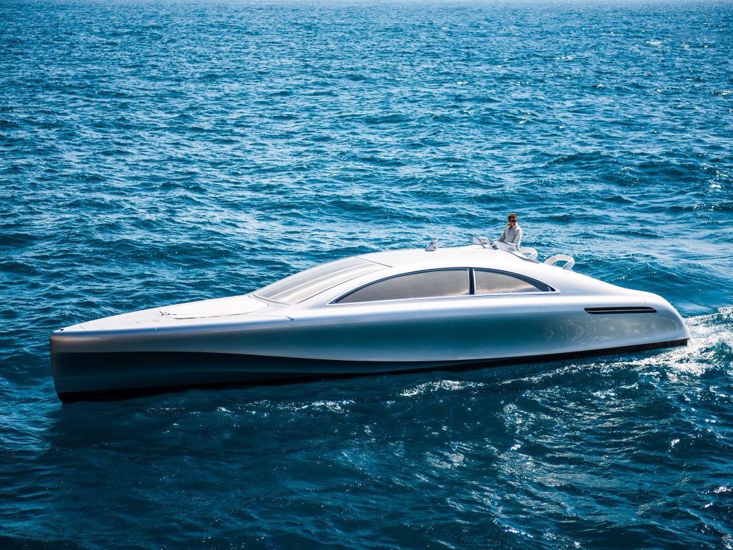 From the side, the stylish yacht resembles a saloon style car, similar to Mercedes Model S-Class.