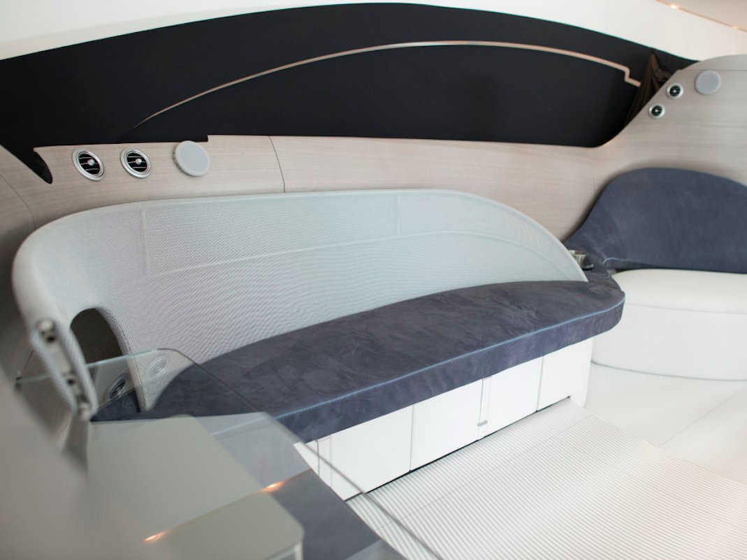 Beds and tables inside the yacht are extendable, so that you can create more space when needed.