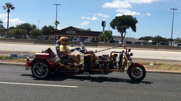 strange bizarre cars cool awesome 7 You see the strangest cars on the road nowadays (40 Photos)