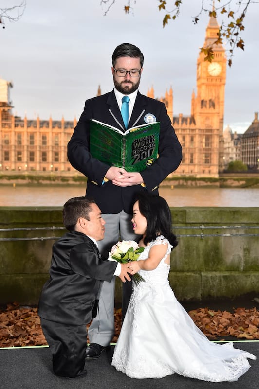 43795UNILAD imageoptim wedding4 This Couple Just Set A New Guinness World Record