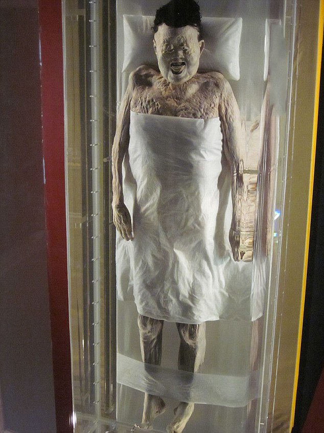 The body of Xin Zhui, the wife of the Marquis of Dai, which is considered the best preserved mummy ever 