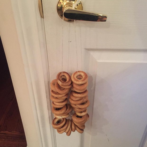 This mom who made a bagel necklace for "when you're hungry, but you want to look good, too."