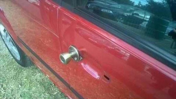 This car door: