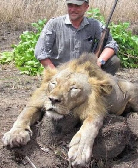 36561UNILAD imageoptim vet1 Hunter Who Posed Next To Dead Lion Dies After Falling Off Cliff During Hunt
