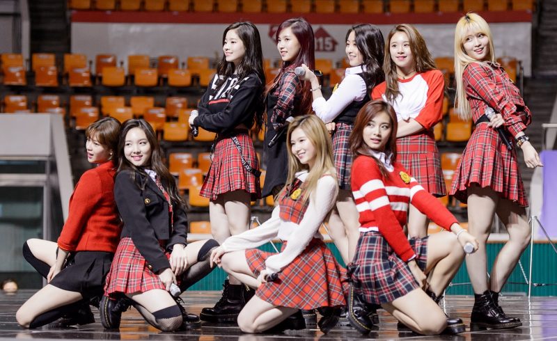 twice_performing_at_sac_2016_02_cropped-1