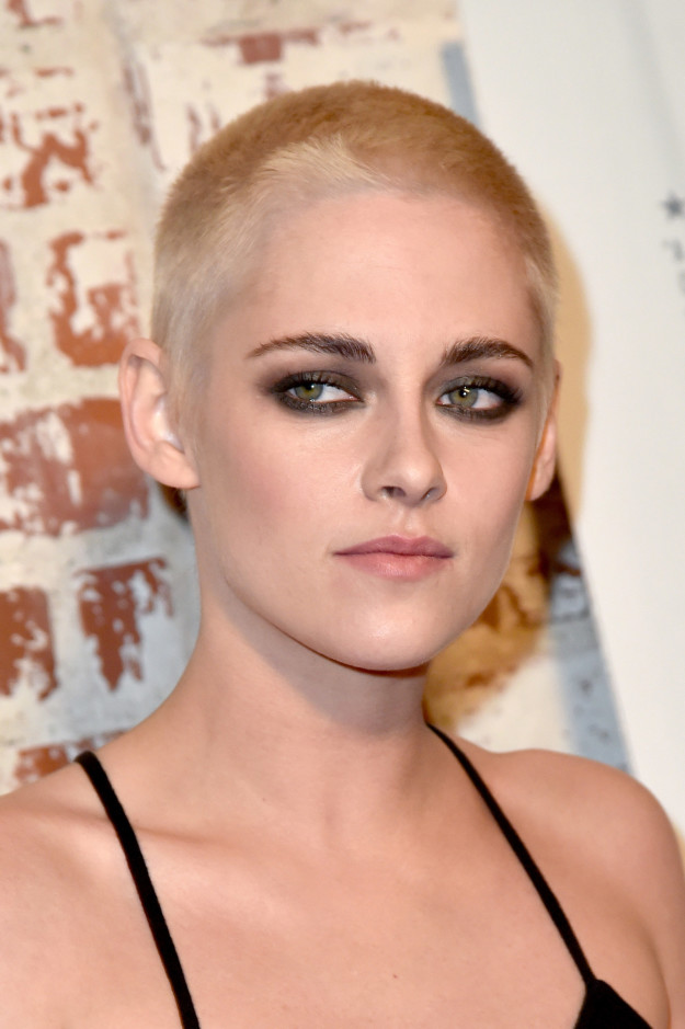 Hot fact of the week: Kristen Stewart cut her hair.