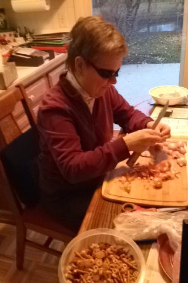 The mom who had the genius idea to wear swim googles when chopping onions: