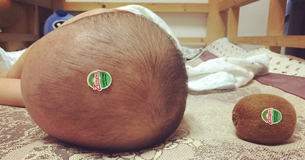 The dad who realized his baby looks a whole lot like a kiwi: