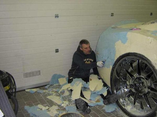 guy turns scrapyard junker into luxury sports car 44 photos 25 Guy turns scrapyard junker into luxury sports car (44 Photos)