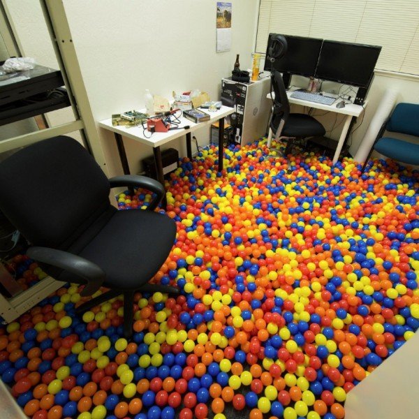 the workplace was made for pranks 31 photos 217 The workplace was made for pranks (31 Photos)