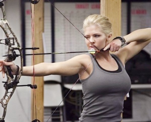 bow arrow archery girls 600 55 Pull and release with some archery girls (54 Photos)