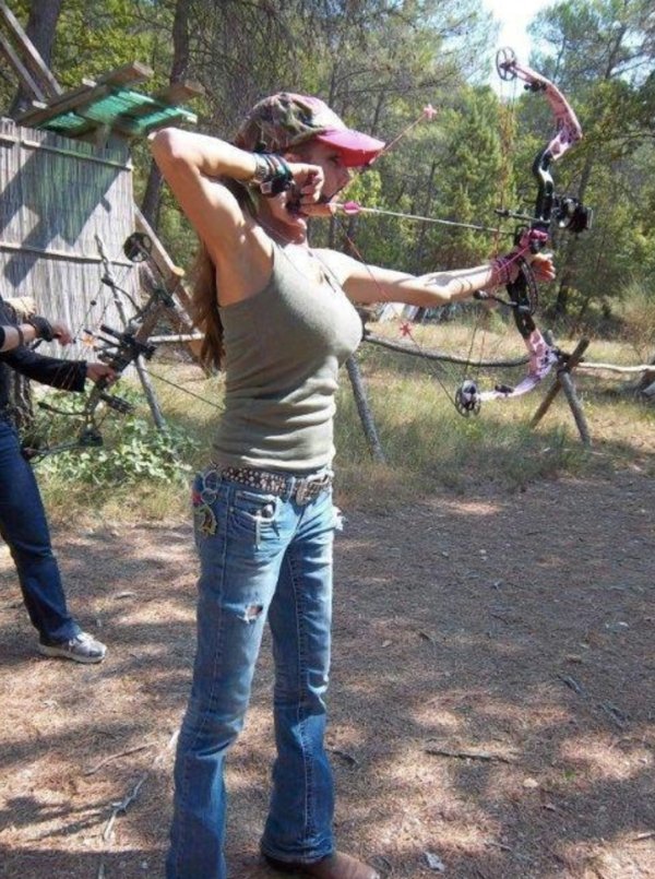 bow arrow archery girls 600 93 Pull and release with some archery girls (54 Photos)