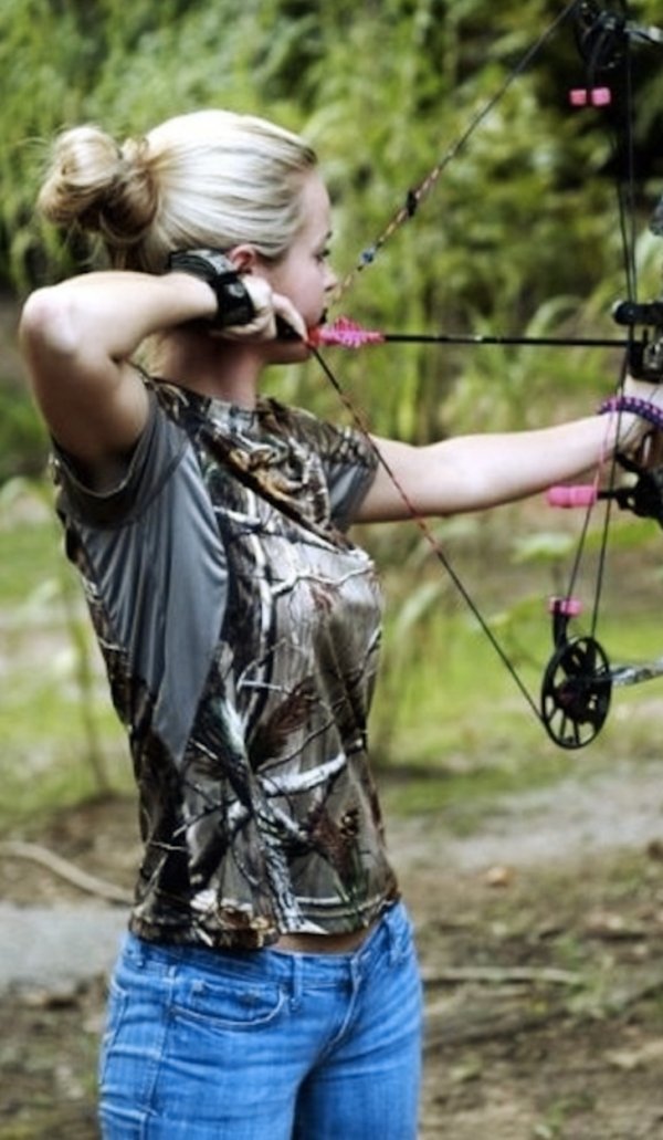 bow arrow archery girls 600 67 Pull and release with some archery girls (54 Photos)