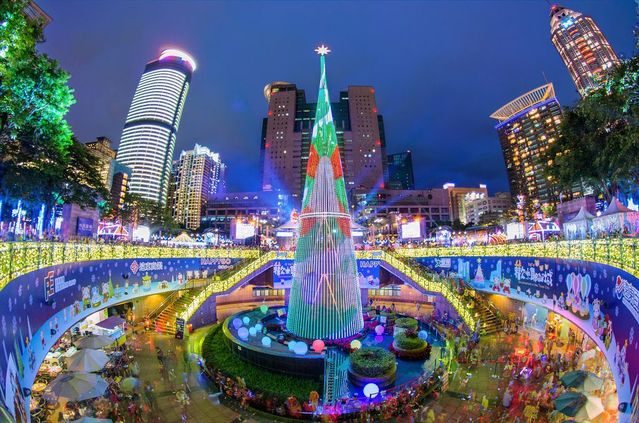 最梦幻的圣诞节！2017新北欢乐耶诞城「这一天」登场！全台最大3D光雕秀狂升级「3大灯区」期待值破表！