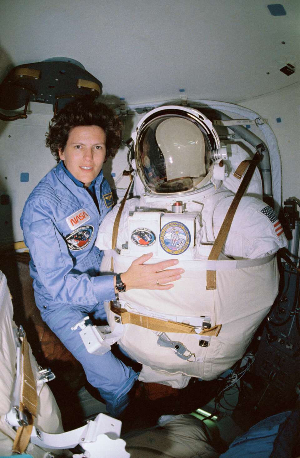 第一個上太空下海底的女人kathryn sullivan