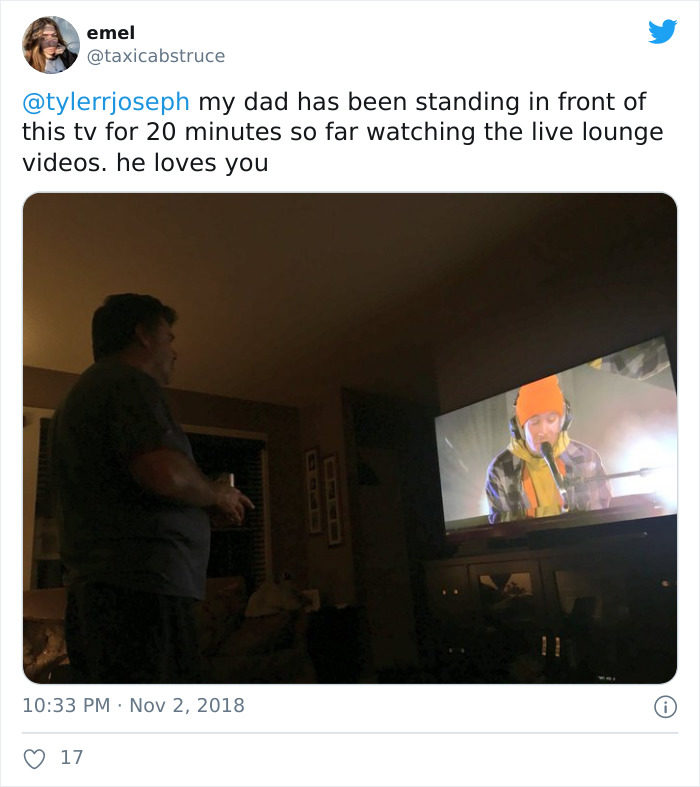 爸爸看電視姿勢