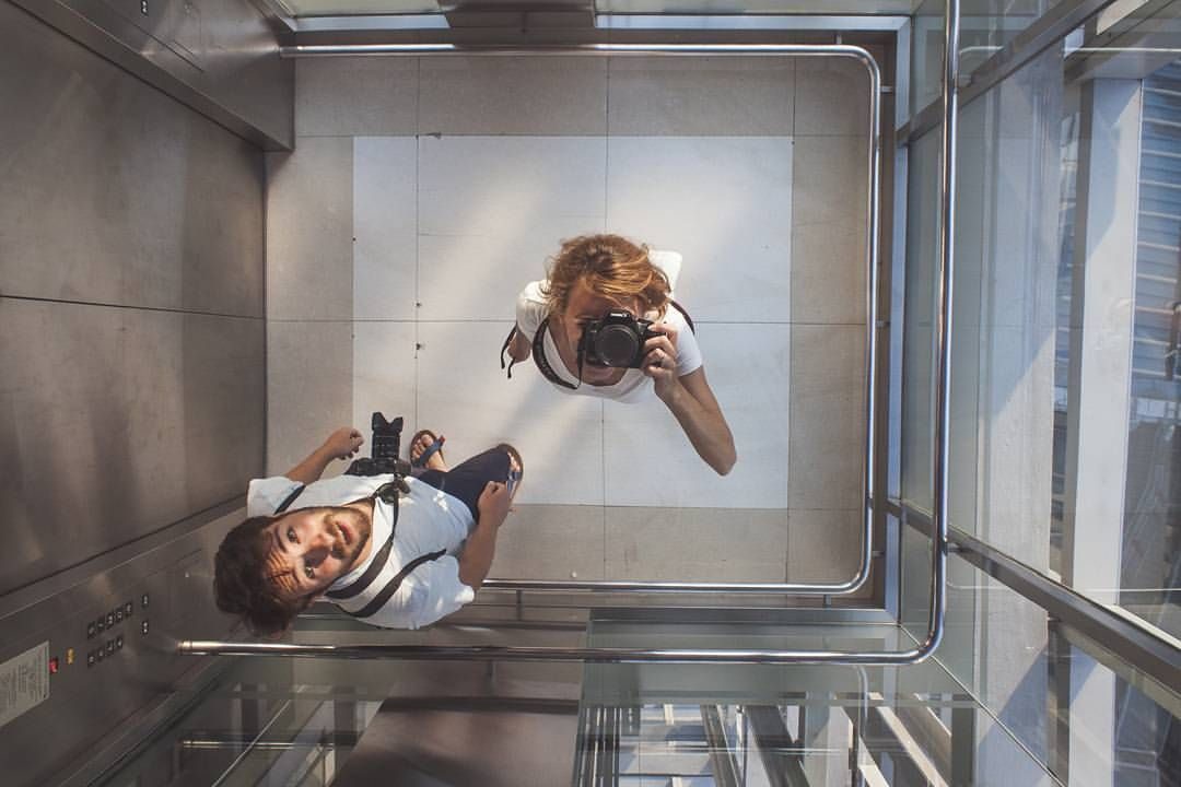 电梯为什么有镜子